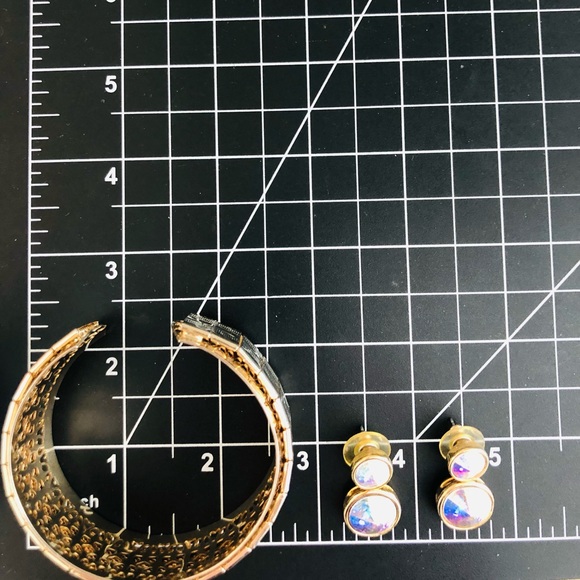 Vintage Aurora Borealis Rivoli Earrings & Retro Bracelet - Picture 10 of 12